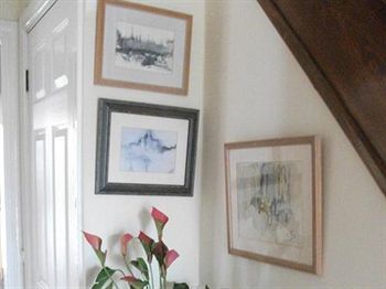 Amber House Bed & Breakfast 4*